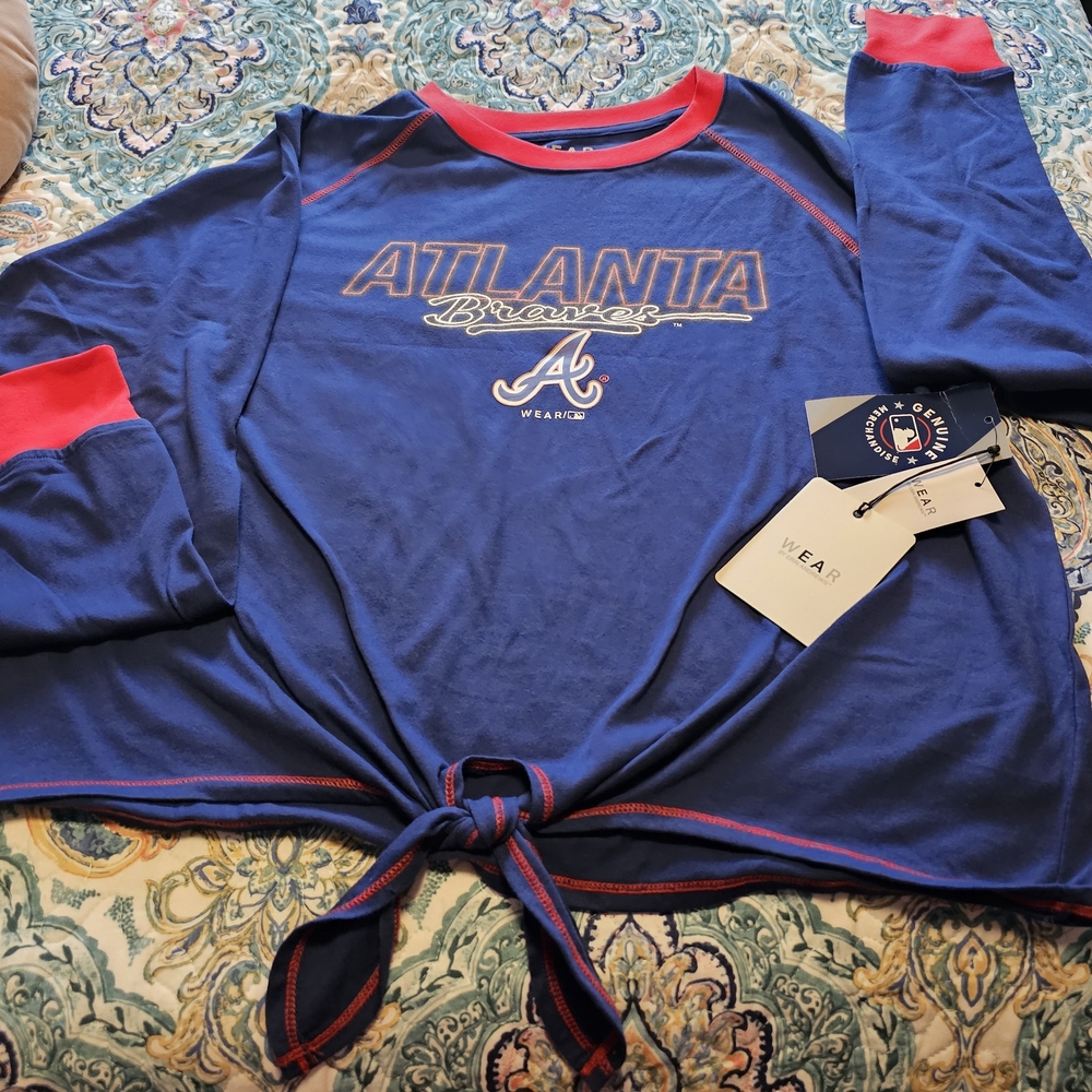 Wear By Erin Andrews: ATLANTA BRAVES Long Sleeve Women's Top with front Tie